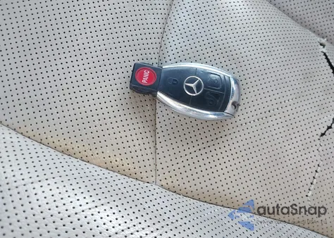 2009 Mercedes-Benz E 550 z USA, uszkodzony, nr VIN WDBUF72X99B410542